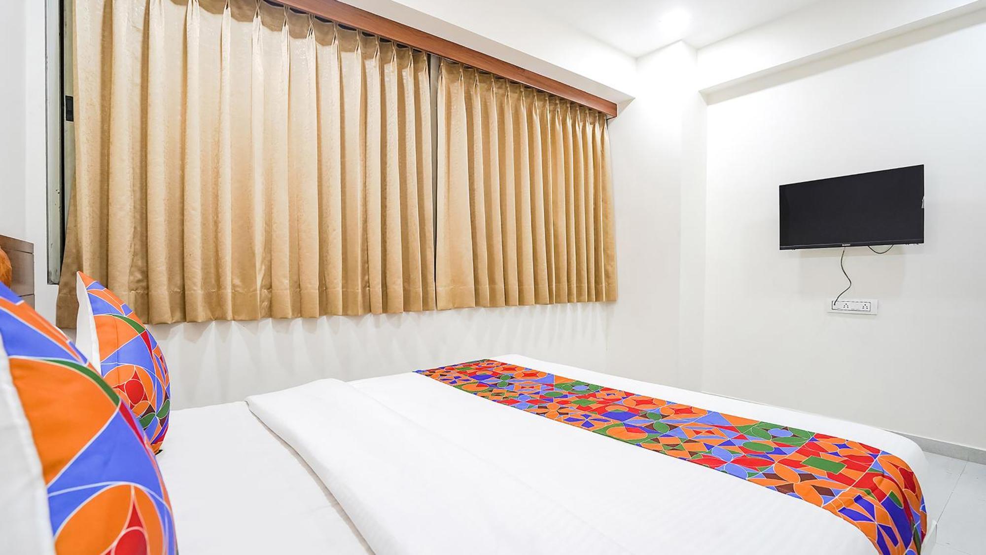 Fabhotel Vishala In Ахмедабад Екстериор снимка