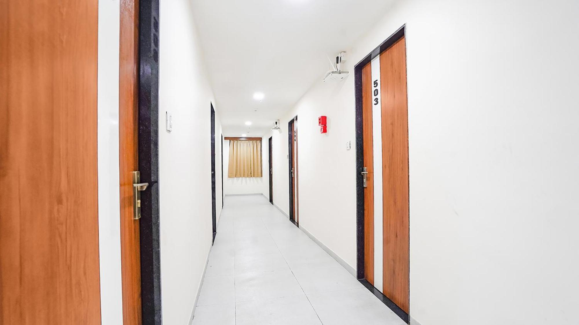 Fabhotel Vishala In Ахмедабад Екстериор снимка