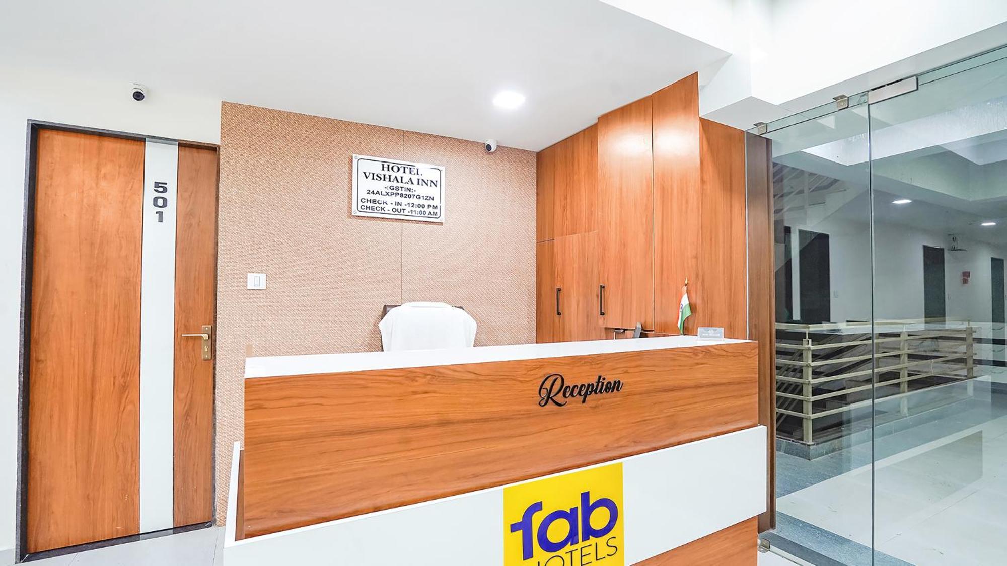 Fabhotel Vishala In Ахмедабад Екстериор снимка