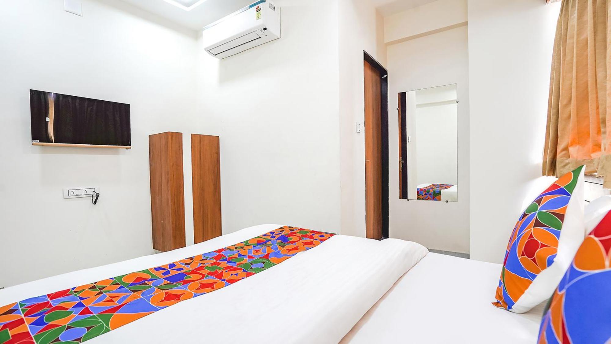 Fabhotel Vishala In Ахмедабад Екстериор снимка