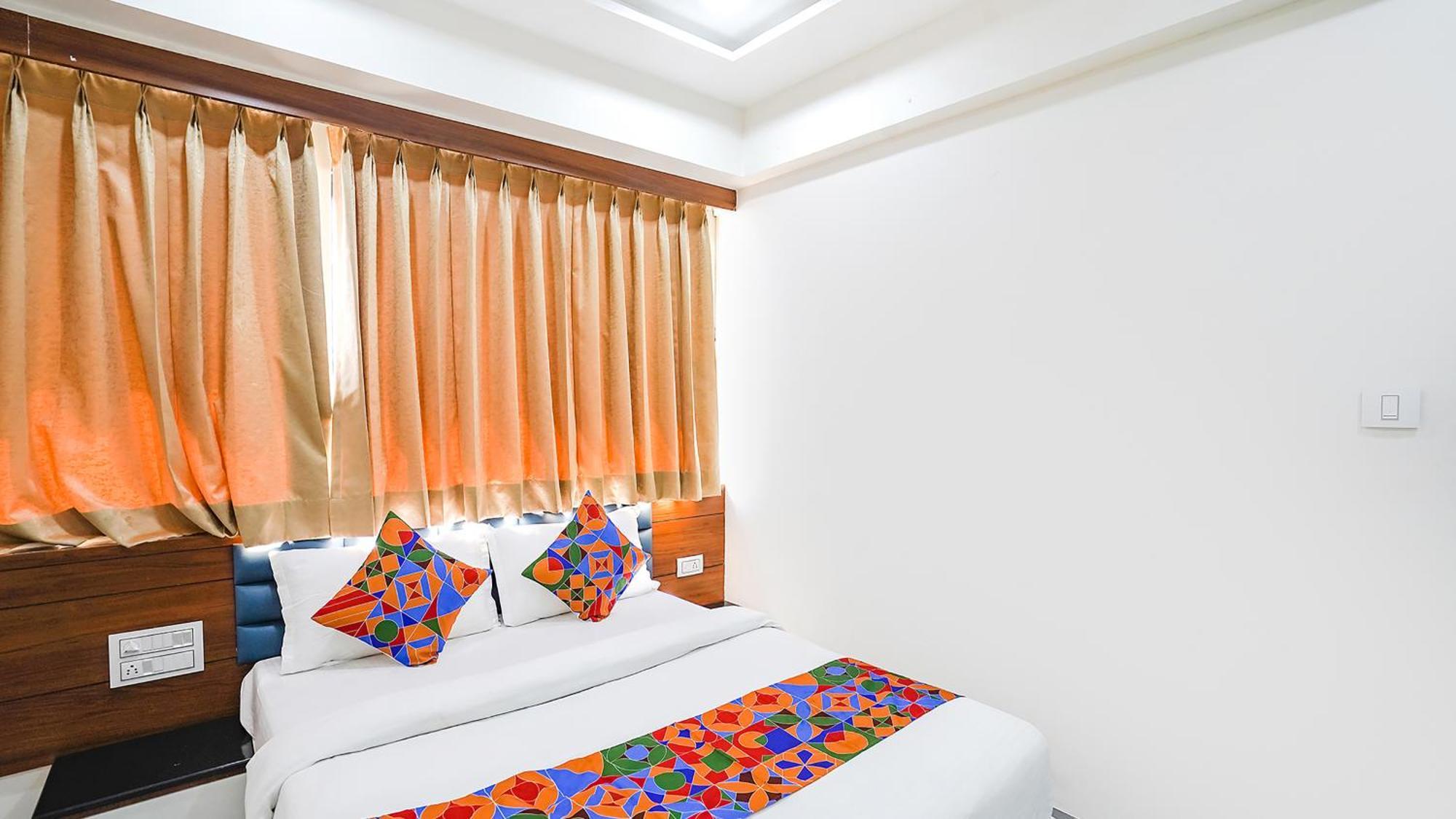 Fabhotel Vishala In Ахмедабад Екстериор снимка