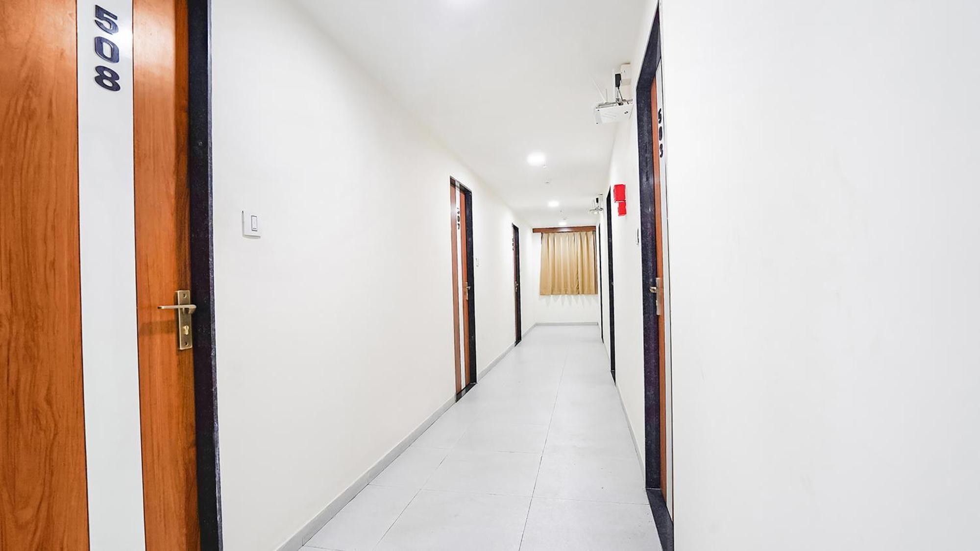 Fabhotel Vishala In Ахмедабад Екстериор снимка